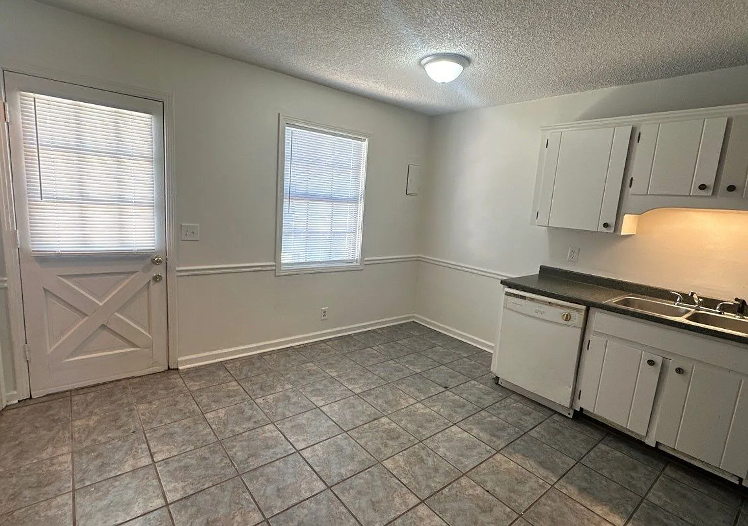 Evergreen Townhomes — Photo 4