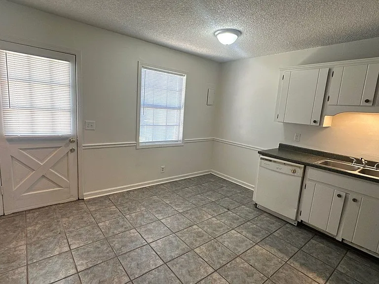 Evergreen Townhomes — Photo 3