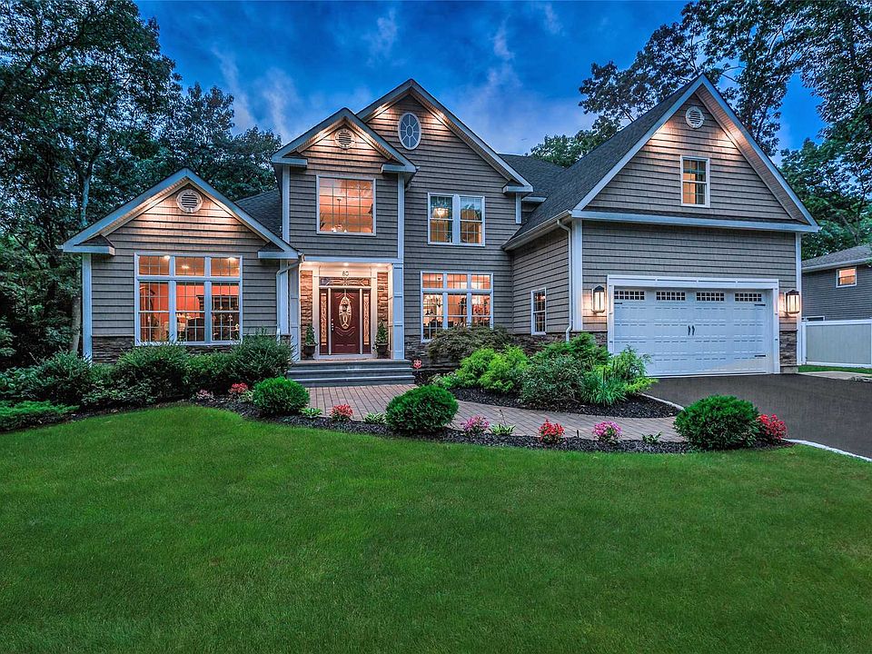 1st image of 80 Grassy Pond Dr
