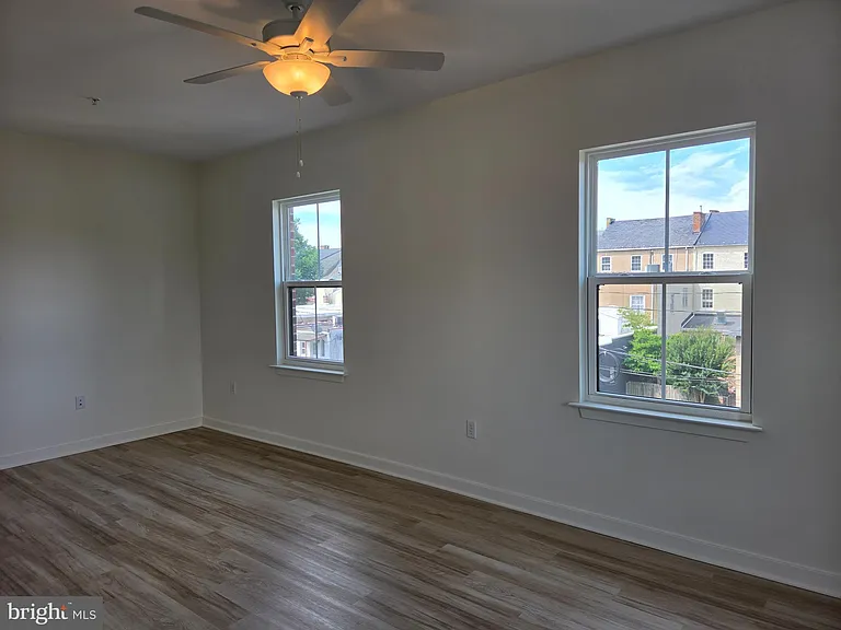 102 Hanover St #302 — Photo 10