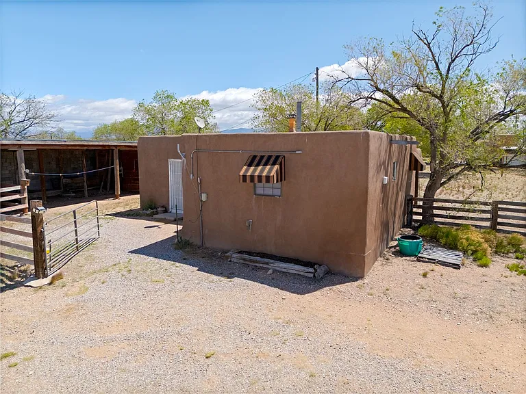 27633 W Frontage Rd — Photo 16