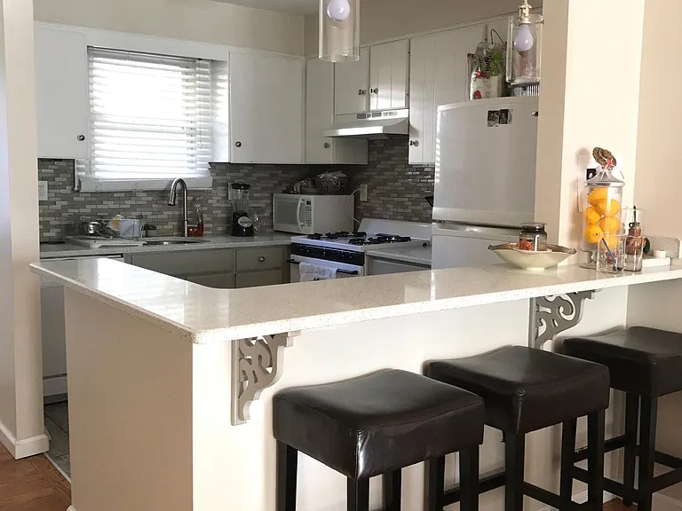 215 Summit Ave #A — Photo 2