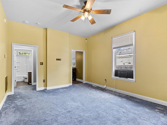 5th image of 109 Jackson St