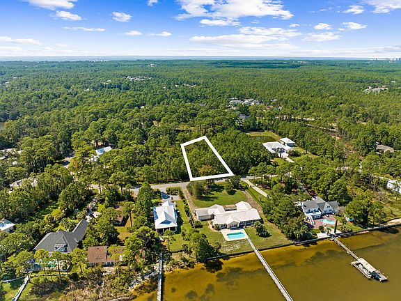 2nd image of 30 Woodland Bayou Dr