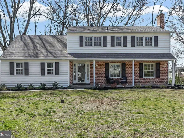 205 Garnet Ln, Wallingford, PA 19086