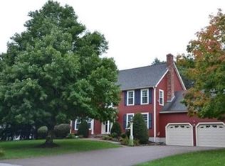 20 Charles St, Wrentham, MA 02093