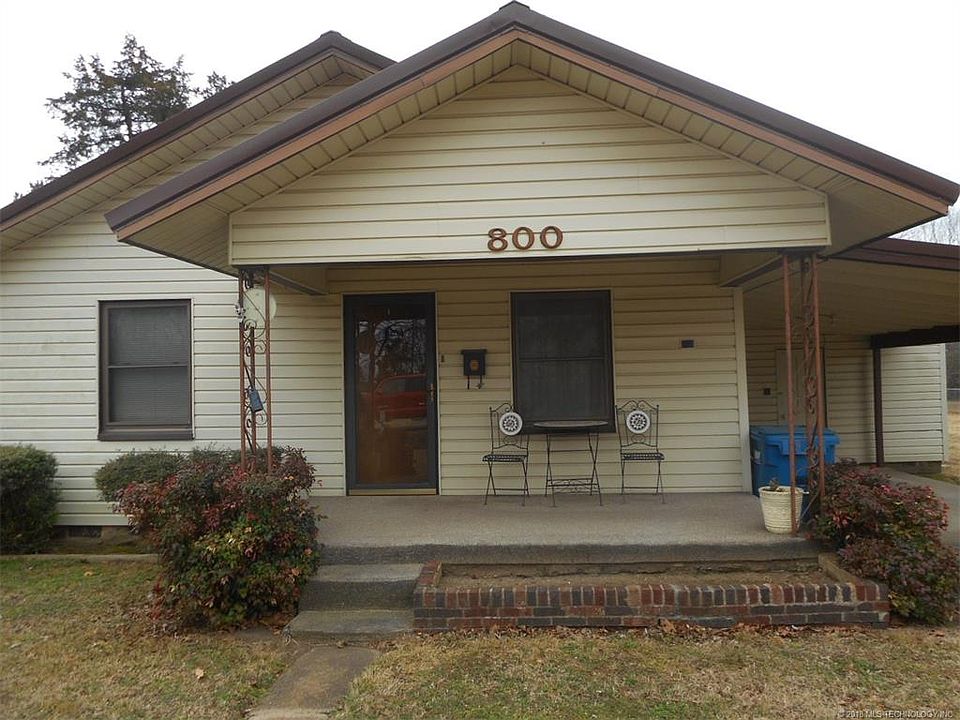 1st image of 800 W Jackson Ave