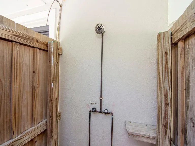 745 Iris Ln — Photo 24