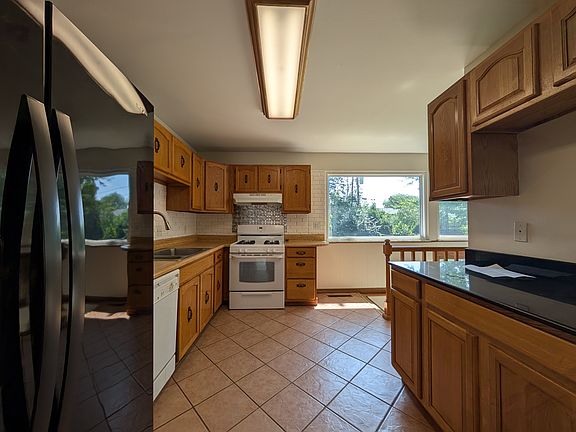 4th image of 3728 Capistrano Way