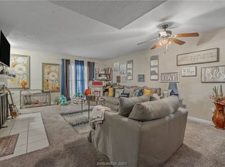 908 Navidad St, Bryan, TX 77801