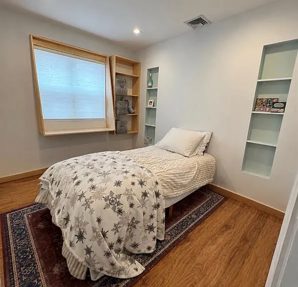 717 E Walnut St #1 — Photo 10