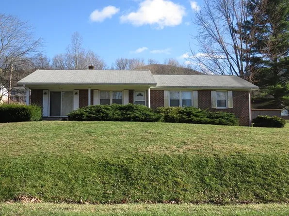 246 Lagrange St, North Tazewell, VA 24630