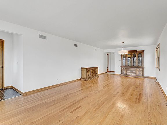 3rd image of 8506 N Greenwood Ave