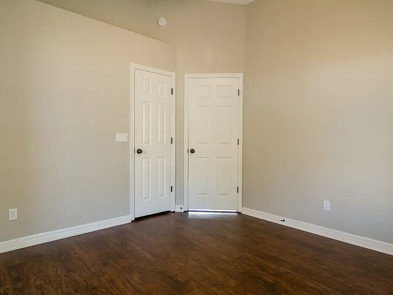13500 Glasser Ave — Photo 9