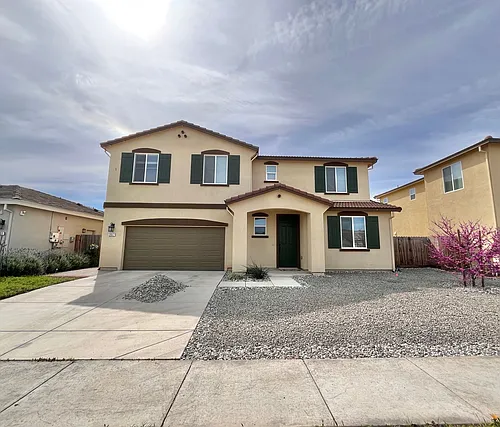 2047 Greenbriar Dr Photo 1
