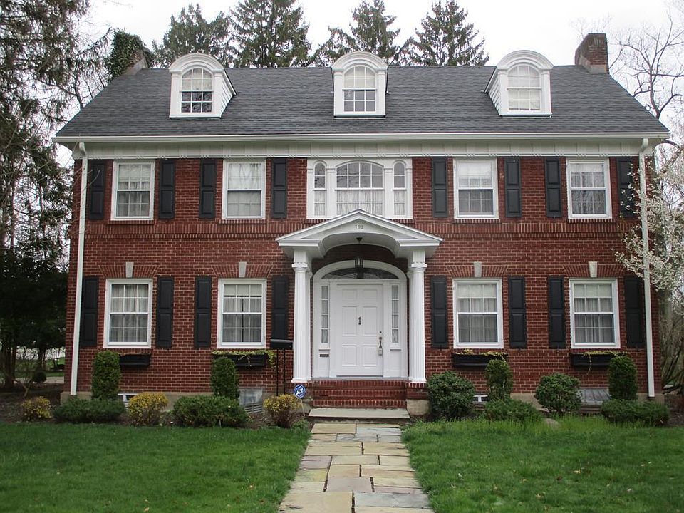 1st image of 702 Euclid Ave
