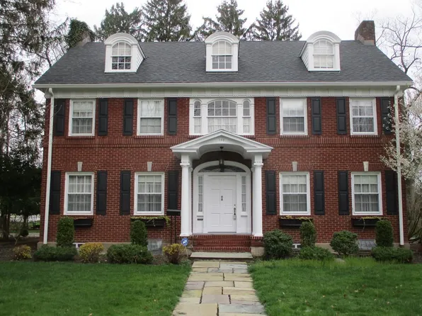 702 Euclid Ave, Elmira, NY 14901