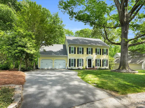 9809 Hanover Hollow Dr, Charlotte, NC 28210