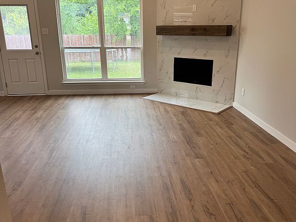 5th image of 908 Creekview Dr