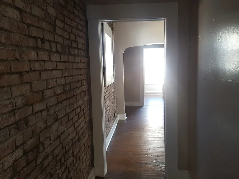 303 1/2 S Osage — Photo 2