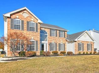 5594 Hennsley Cir, Weldon Spring, MO 63304