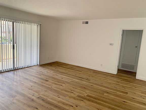 4th image of 1101 Lincoln Blvd APT 2C