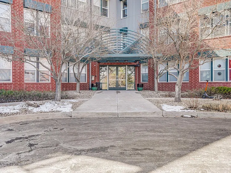 Lincoln Pointe Lofts- Income Restricted — Photo 6
