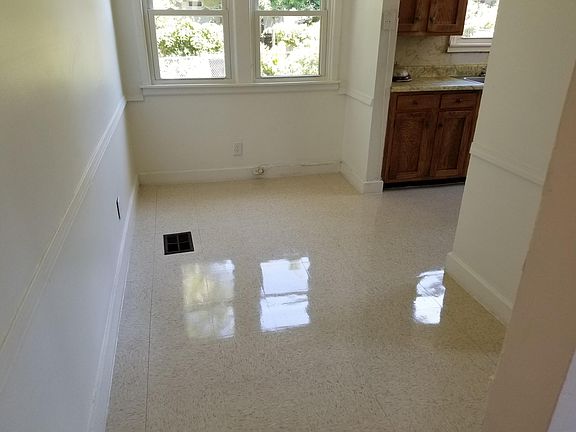 5th image of 309 N 33rd St
