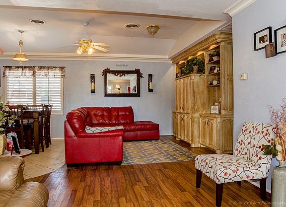 4th image of 4608 Bowie Dr