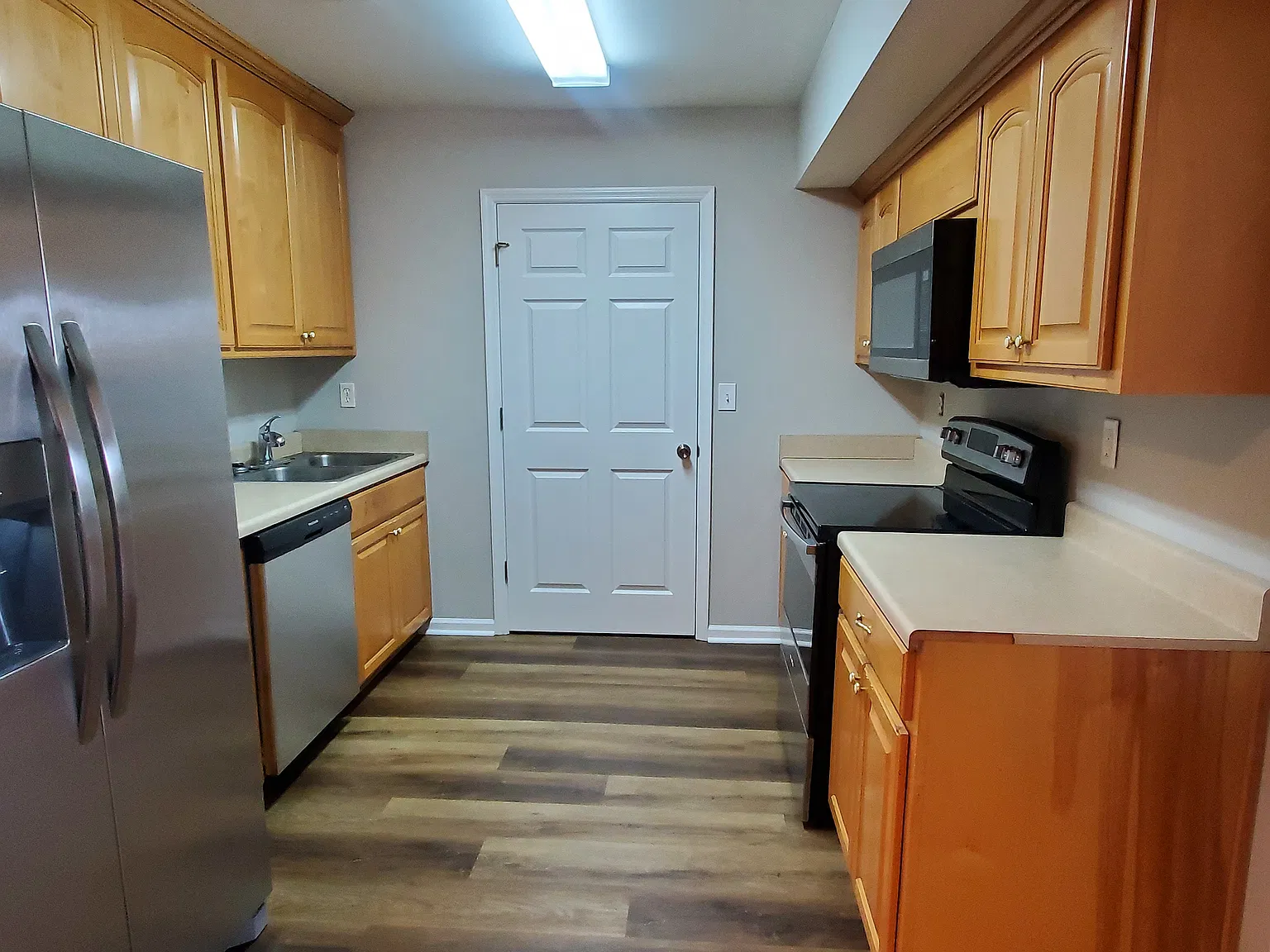 3 bed, 1200 sqft, $1,200 — Photo 3