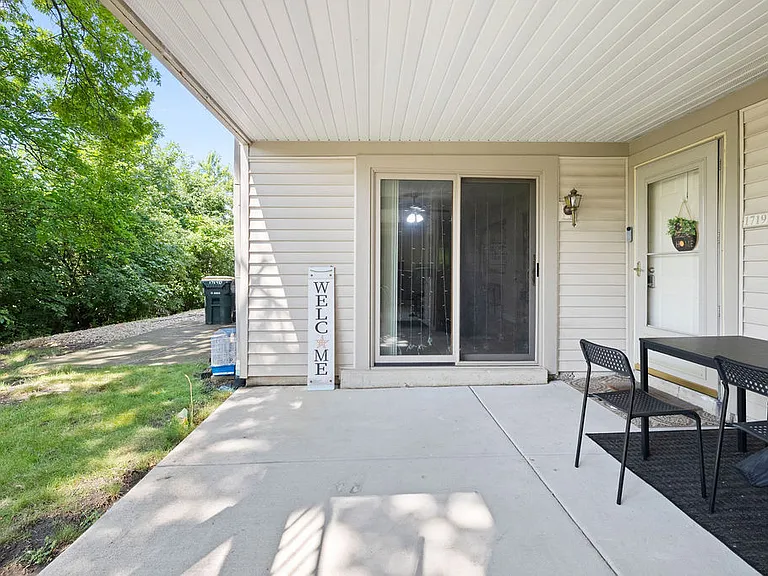 1719 Sussex Walk #D — Photo 3