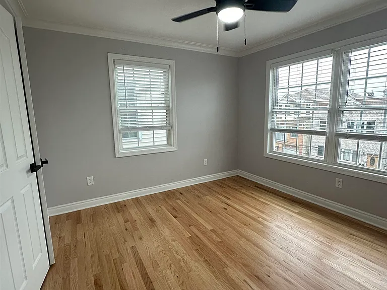 24 New St #2 — Photo 11