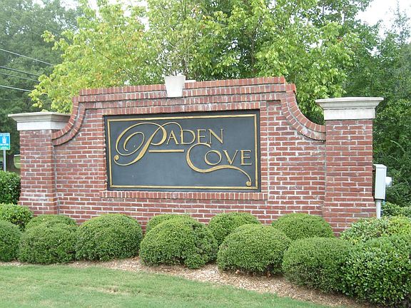 Well maintained neighborhood!