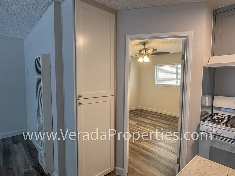 4336 Estrella Ave #4 — Photo 10