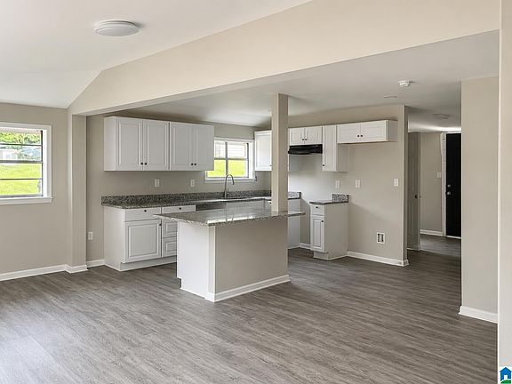 5th image of 907 9th St SE