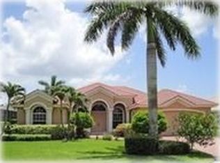 7452 Treeline Dr, Naples, FL 34119