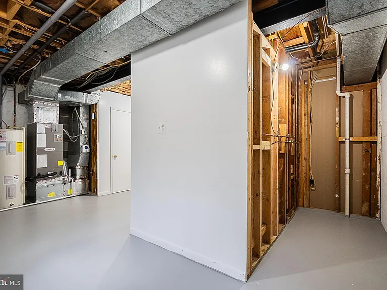 5844 Banning Pl — Photo 10
