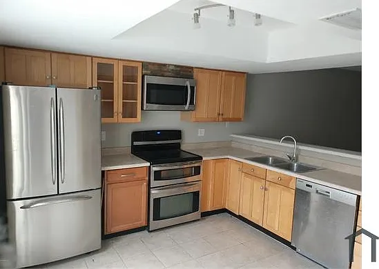 2431 E Tracy Ln #2 — Photo 18
