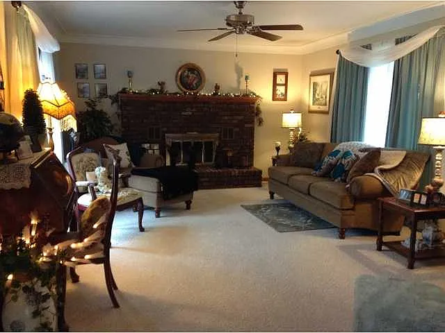 549 Chinook Dr photo 1