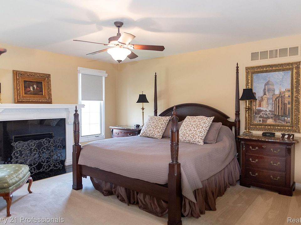 916 Majestic, photo 24