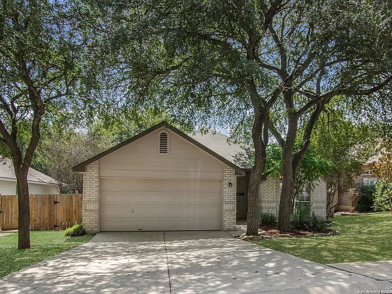 1136 Berry Creek Dr — Photo 1