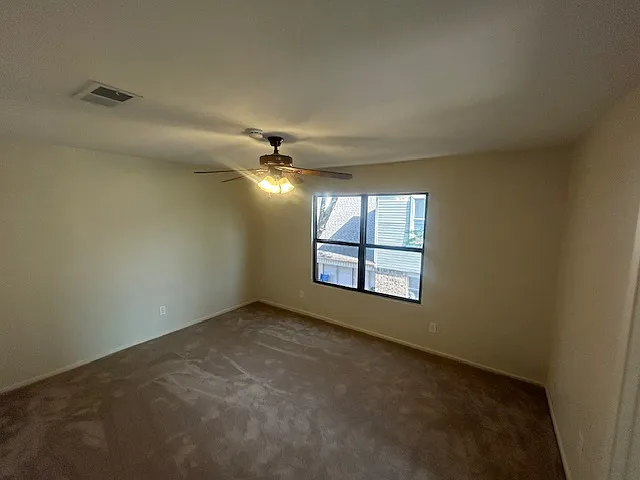 401 Towne House Ln — Photo 6