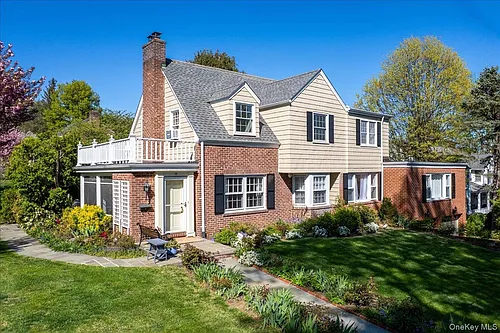 35 Gordon Pl Photo 1
