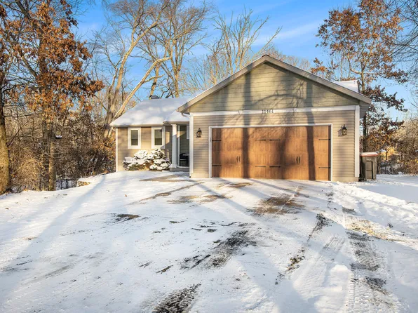 11461 Grand River Dr SE, Lowell, MI 49331