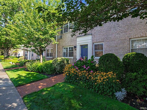 2nd image of 411 Merrick Road #A