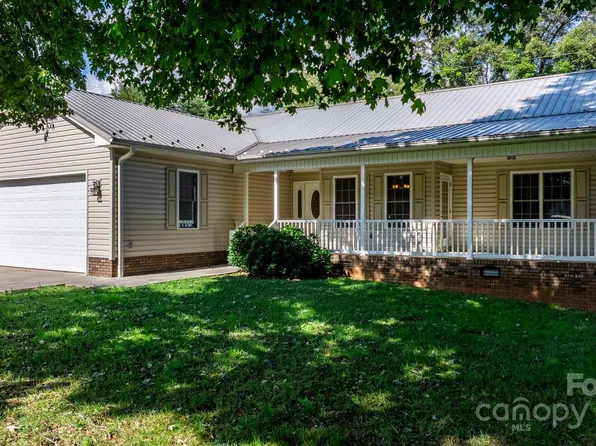 70 Moose Dr, Stony Point, NC 28678