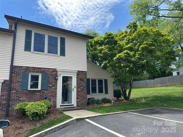 1330 5th St NE APT 168, Hickory, NC 28601