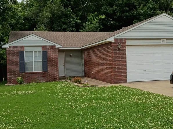 1201 Crescent St, Bella Vista, AR 72712