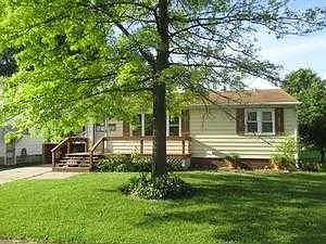 221 Rohm Pl photo 1