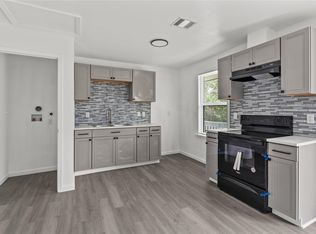 316 20th St #B, Dickinson, TX 77539